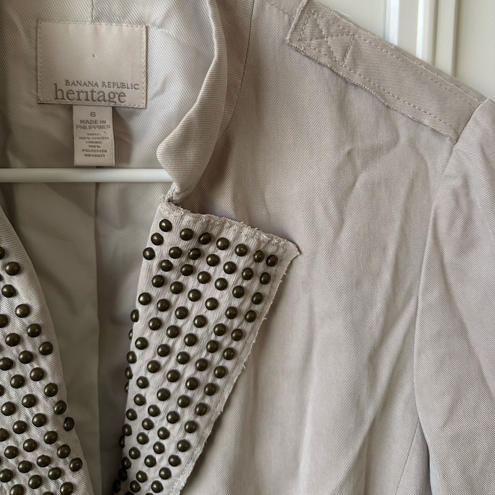 Banana Republic Heritage Cream Tan Khaki Bronze Studded Blazer, Size 6 - Picture 7 of 9